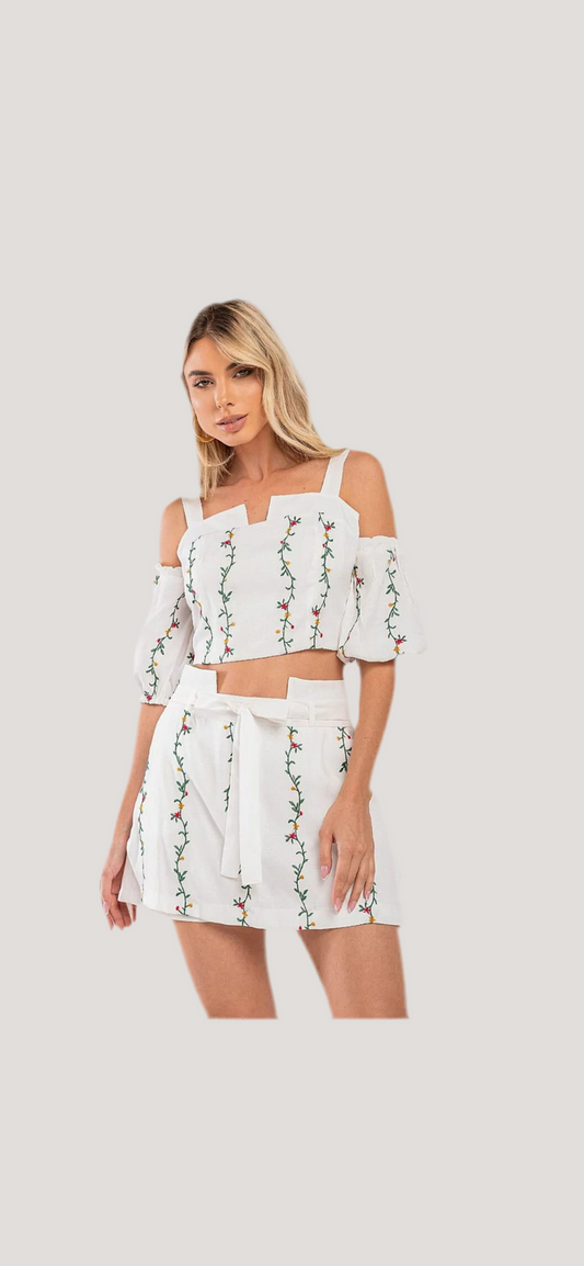 Conjunto Bordado Floral Romântico